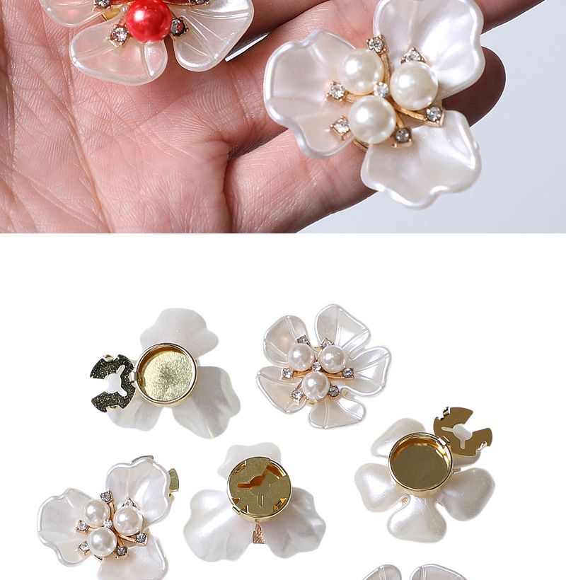 Copribottoni staccabili con perle intarsiate, diamanti, gardenia, gemelli per camicia e abito_voghion.com