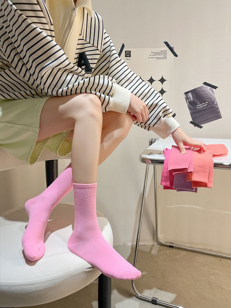 50 färgade strumpor kvinnor vår och sommar höga elastiska långa strumpor japanska studentfärgade långa damer enfärgade bomullsstrumpor_voghion.com