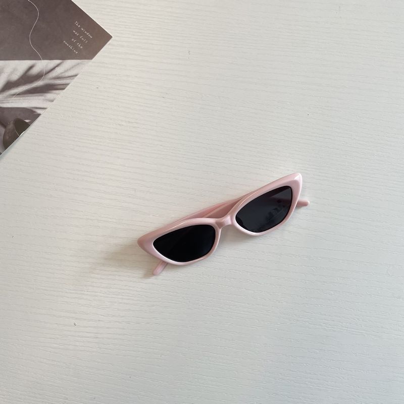 Børns drenge piger, forår 2024 trendy og cool, cat eye solbriller til babyer, parasol trend_voghion.com