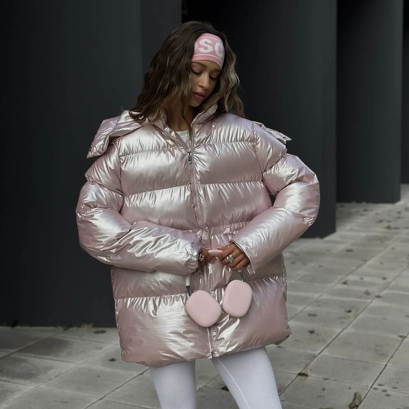 Lasergeschnittene Steppjacke für Damen mit abnehmbarer Kapuze – glänzendes Metallic-Finish | Oberbekleidung für Winter und Herbst (Pink/Silber/Schwarz, S/M/L)_voghion.com