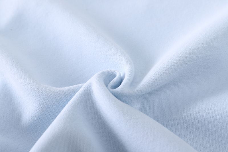 Completo due pezzi con felpa e pantaloni per bambini, motivo: orsetto inglese, primavera/autunno 2025_voghion.com
