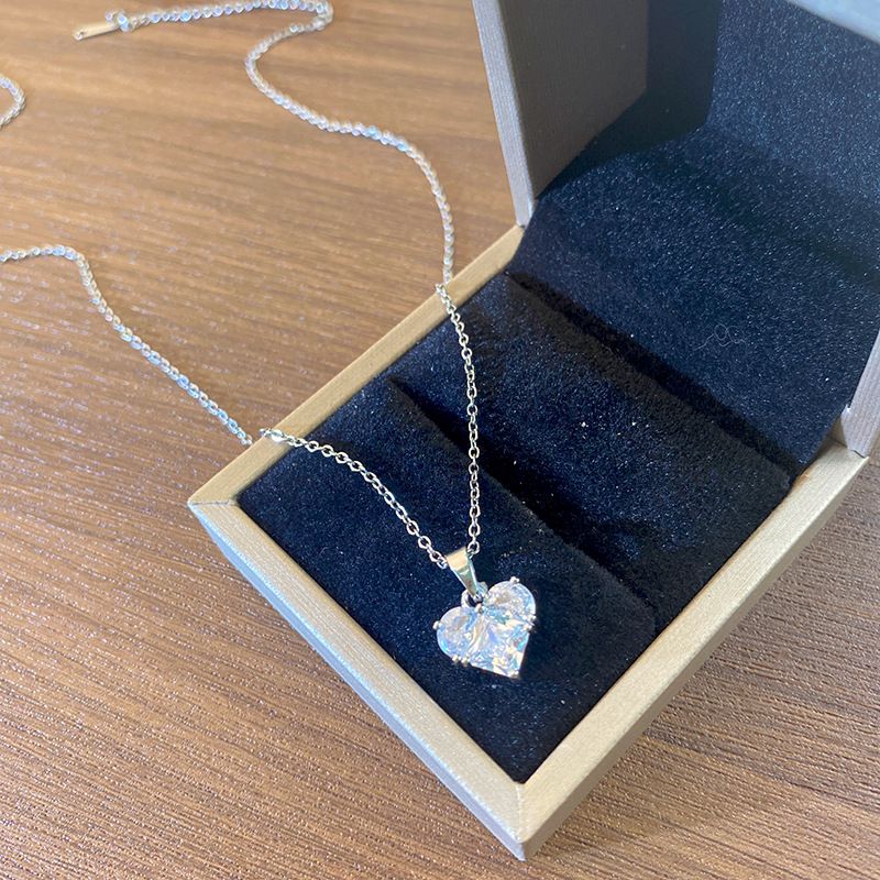 Minimalist New Super Shiny Zircon Heart Necklace For Women, Unique Design Titanium Steel Collarbone Chain, Exquisite_voghion.com