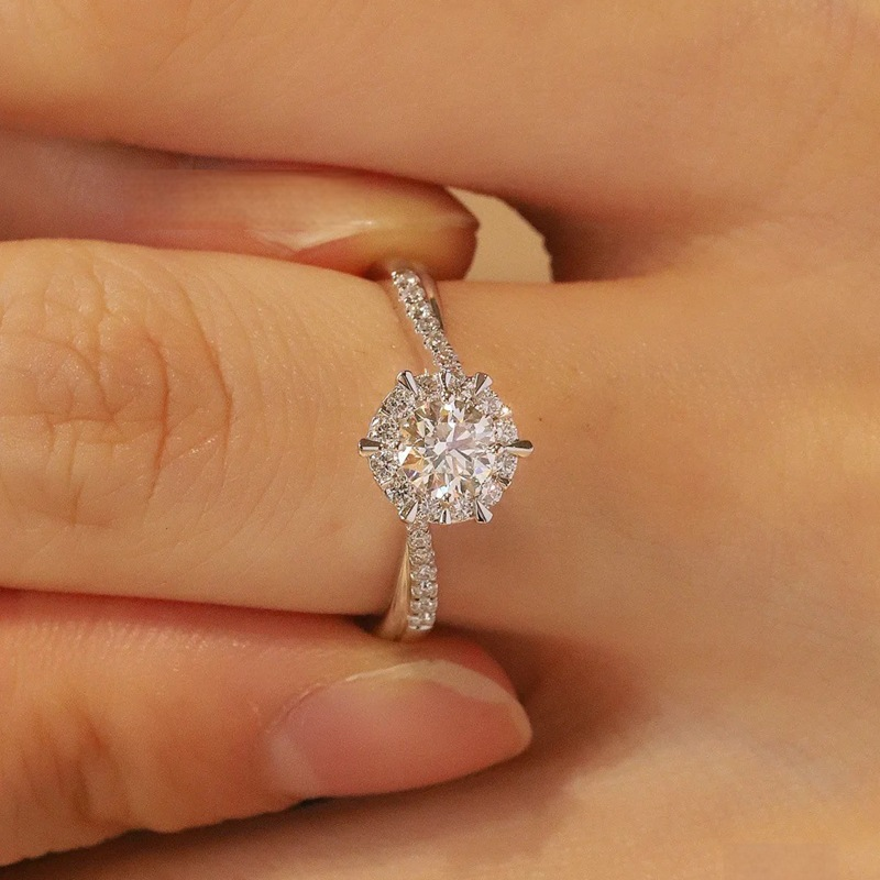 Anello con cuori e otto frecce, pietra Mosang con tessitura a stella, anello femminile con braccio attorcigliato da un carato trasmesso dal vivo_voghion.com