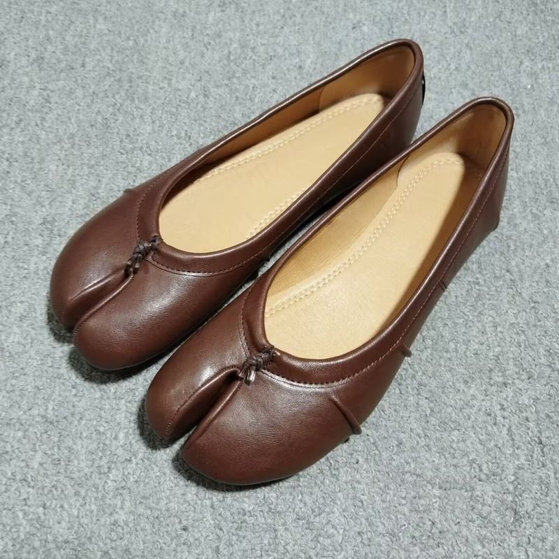 Tabi Split Toe für Frauen 2024 Neue Nische Plissee Ballett Schwein Huf Flacher Mund Bowknot Flache Einzelschuhe_voghion.com