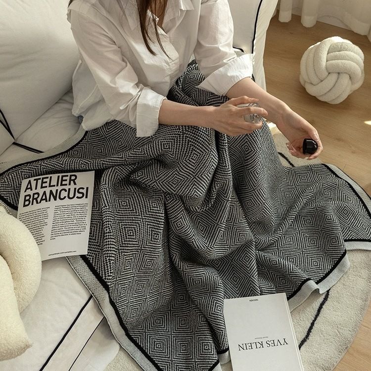 Striped Knitted Blanket Sofa Blanket Air Conditioning Blanket Bed Blanket Office Blanket_voghion.com