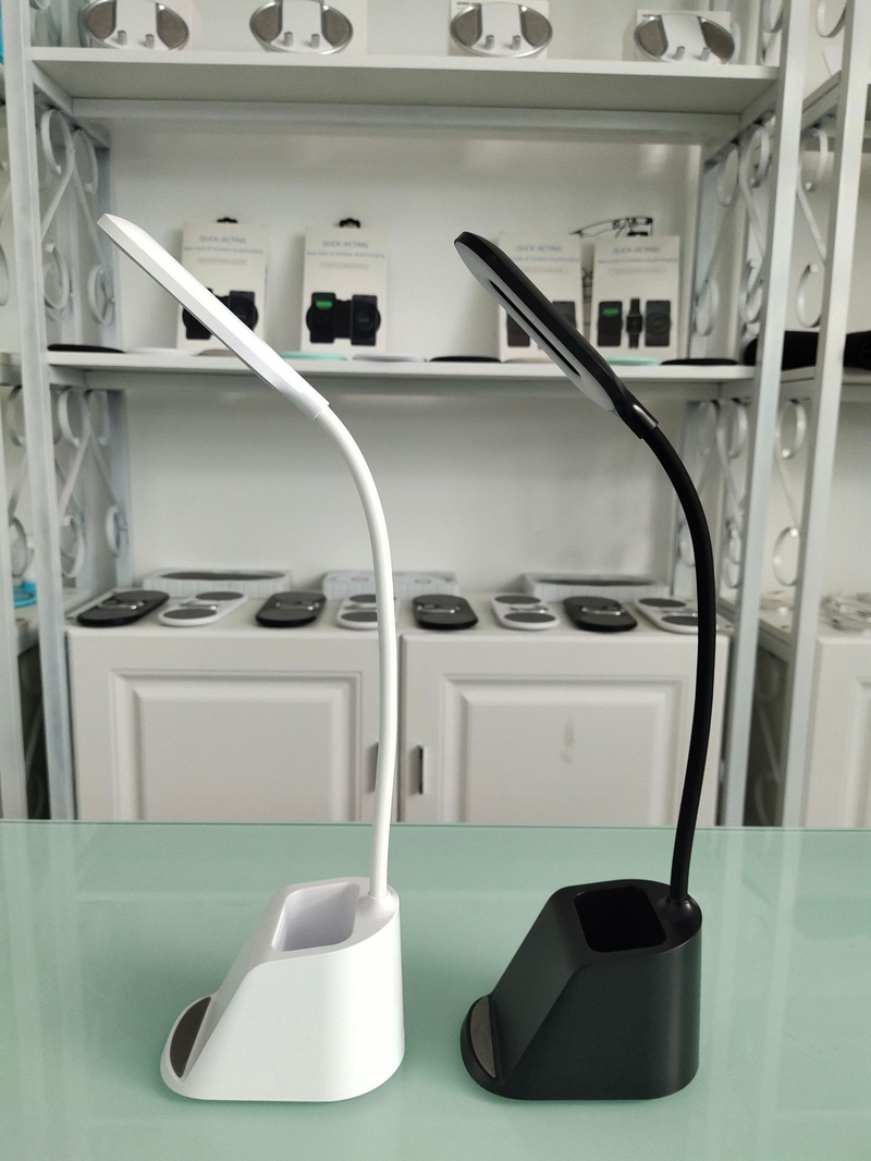 Pen holder stand table lamp wireless charger 15W fast charge learning special eye protection lamp gift logo_voghion.com