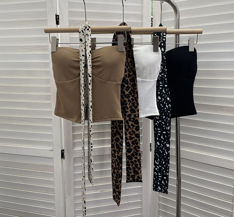 Schal mit Leopardenmuster und hängendem Halsdesign, plissierte trägerlose Weste mit Brustkissen, kurzes ärmelloses Oberteil für Damen 9206_voghion.com