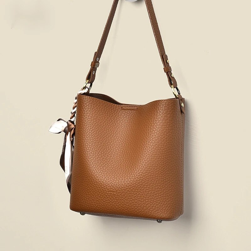 New Fashion, Simple and Atmospheric, Large Capacity Single Shoulder Bucket Bag, Crossbody Bun Mother Bag, Casual Soft Leather Large Bag_voghion.com