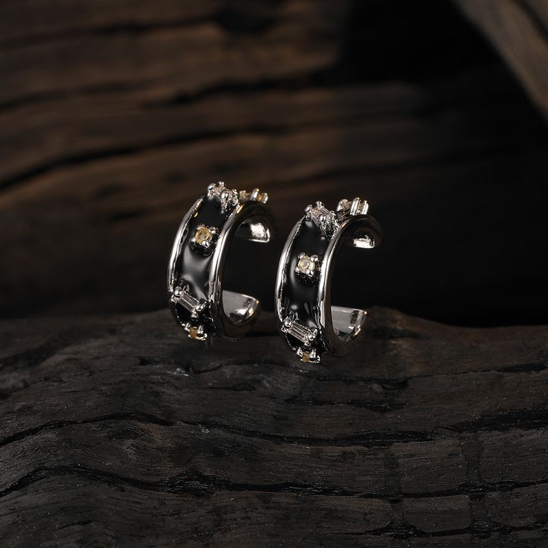 Orecchini a goccia con olio per donna, non necessitano di piercing, design versatile in zirconia_voghion.com