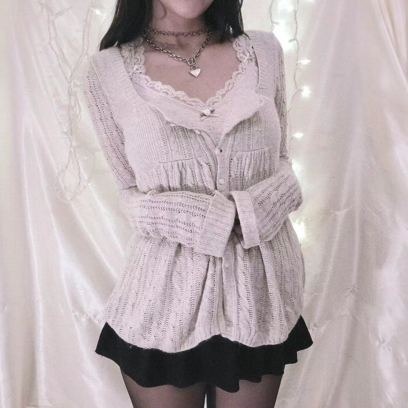 Cardigan lavorato a maglia con bottoni retrò, con scollo quadrato, da donna_voghion.com