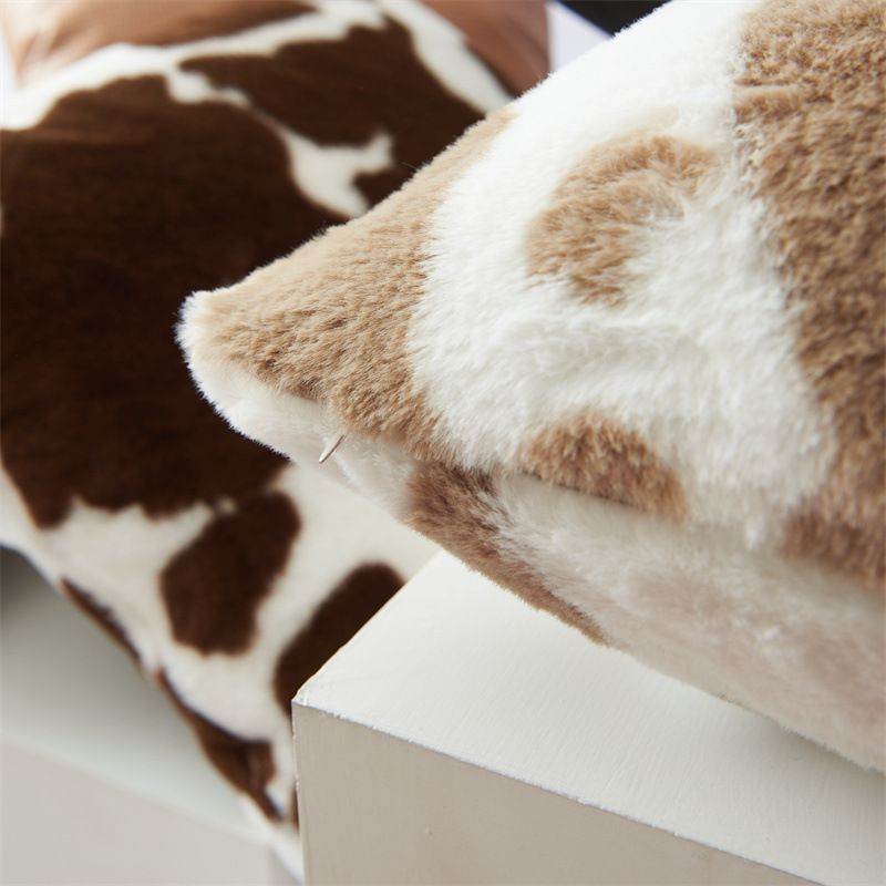 Vente à chaud transfrontalière 2022 nouvelle taie d'oreiller en peluche double face en forme de fleur de vache, coussin de canapé imprimé super doux de style artistique_voghion.com