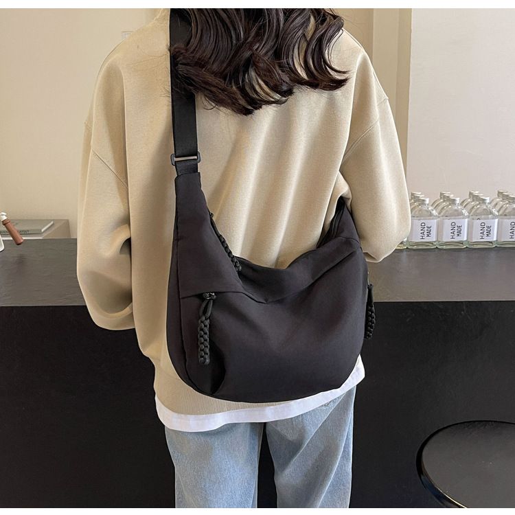 Borsa a tracolla da donna in tessuto di nylon, nuova borsa estiva, grande capacità, versatile, design di nicchia, tracolla singola, stile gnocco_voghion.com