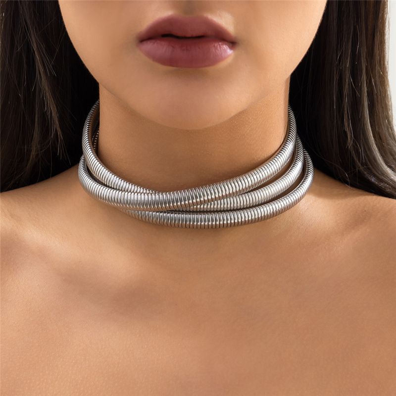 2025 New Arrivals Ingemark Exaggerated Chunky Heavy Metal Twisted Torques Choker Necklace for Women Spiral Big Chain Grunge Jewelry_voghion.com