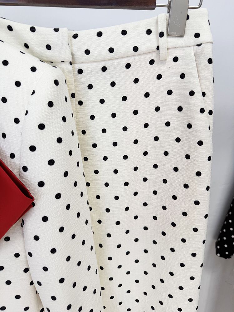 Completo da donna con giacca e pantaloni a due pezzi, con fiocco e decorazione a stella, a pois_voghion.com