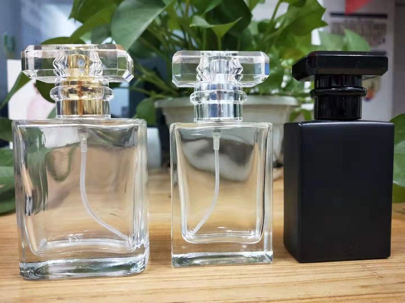 Parfümzubehör 30 ml 50 ml flache quadratische Flasche Glasparfümflasche Flüssigspray-Parfümflasche Glaskosmetik Leere Flasche_voghion.com