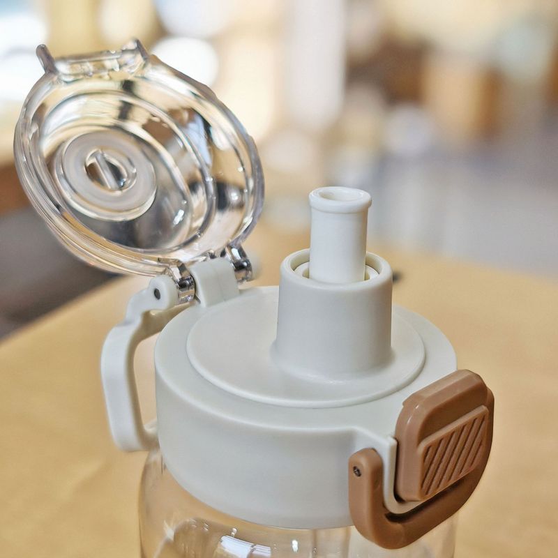 001 2025 Nuova bottiglia sportiva semplice in plastica con cannuccia, grande capacità, portatile, per studenti e coppie_voghion.com