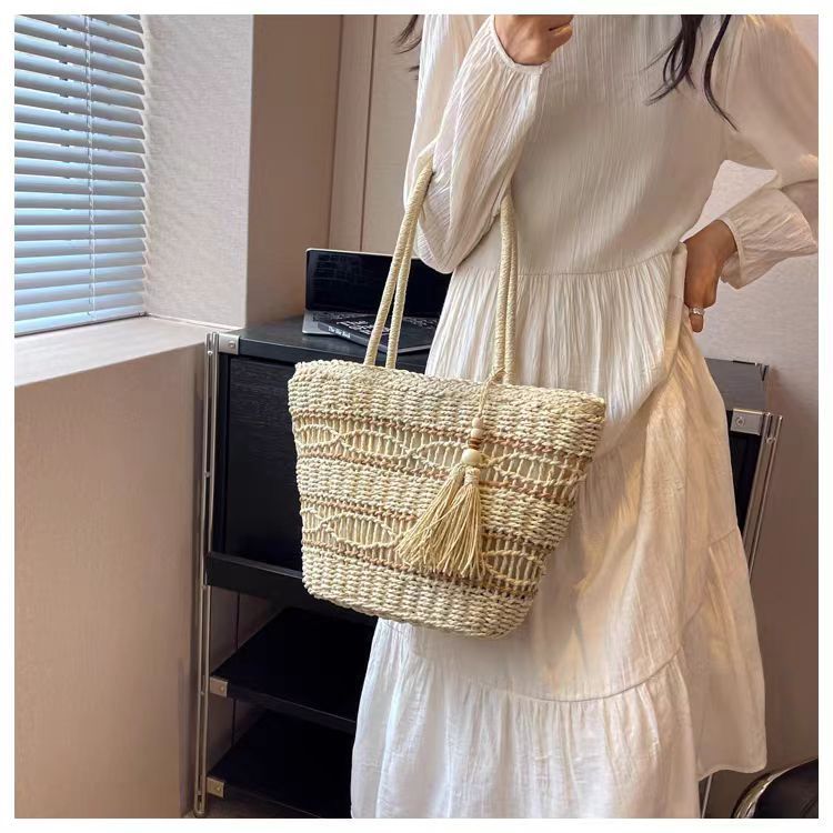 Hollow out paper rope woven bag, fashionable one shoulder grass woven bag, casual women's bag, beach bag with large capacity_voghion.com