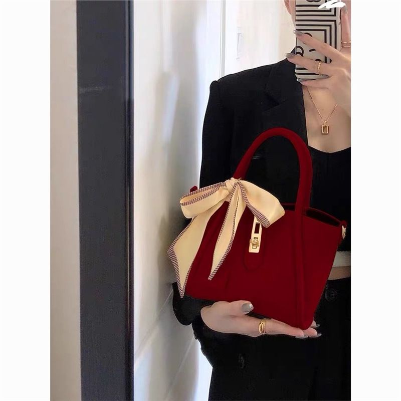 Women's Large Capacity Bucket Women 2025 New Crossbody Handbag Red Bride Wedding Bag_voghion.com