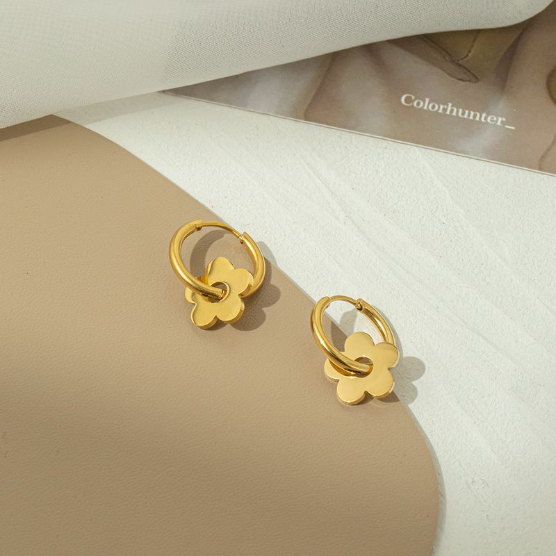 Squisito cerchio di fiori giocoso alla moda per le donne, resistente allo sbiadimento, stile Ins, Internet Celebrity Fresh Petal Ear Clips di alta qualità_voghion.com