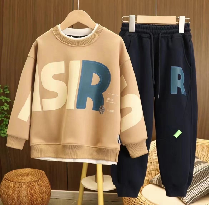 Suéter con letras estampadas para niños, red deportiva de primavera y otoño, conjunto de dos piezas de moda de color rojo, novedad de 2023_voghion.com
