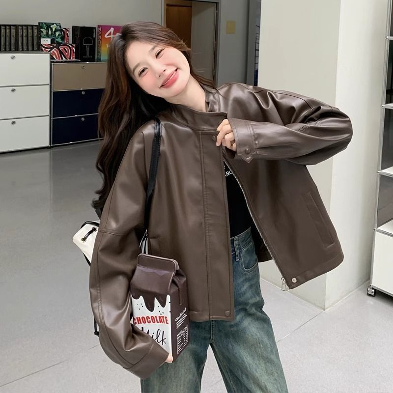 Manteau en cuir marron pour femme 2025 Nouvelle veste de moto courte tendance style américain cette année_voghion.com