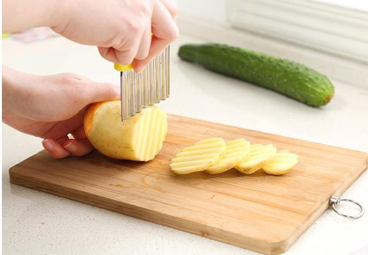 Kūrybinis namų virtuvės nerūdijančio plieno bulvių pjaustyklė bulvytės pjaustytos gofruotos bulvės pjaustymo peilis bangos peilis_voghion.com