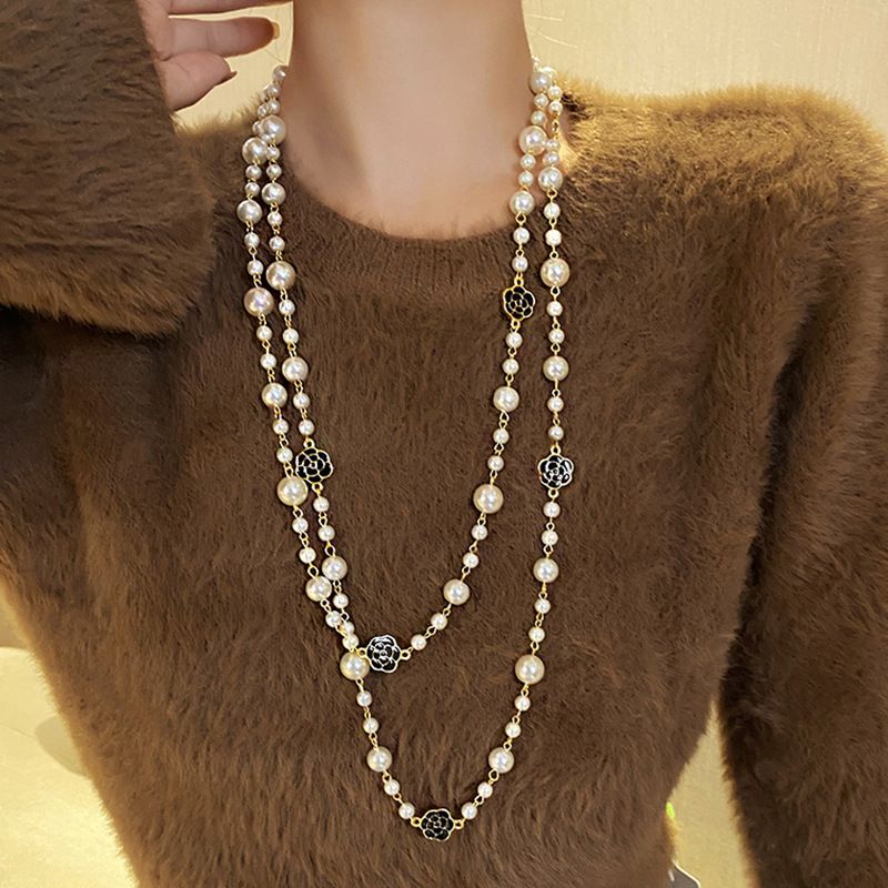 Colier lung cu perle Camellia alb-negru, lanț de pulover simplu și ușor la modă, temperament și_voghion.com