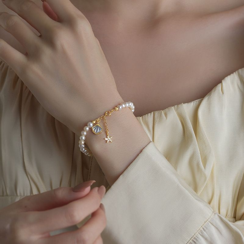 Charm-Armband mit Barockperlen und Seestern-Akzent – Süßwassermuschel-Design, trendiger Freundschaftsschmuck für Frauen und Mädchen_voghion.com