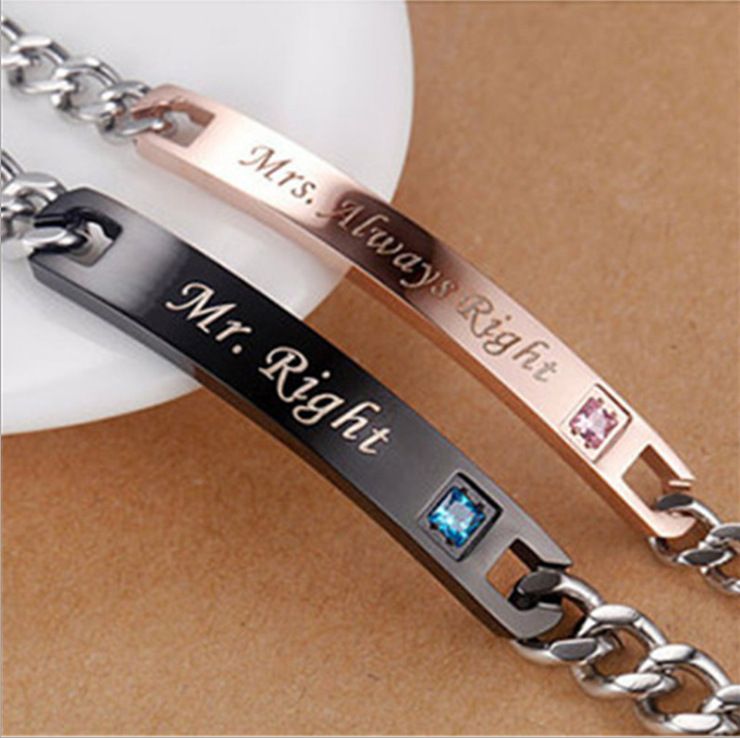 Coppia di bracciali rossi e blu in acciaio al titanio con diamanti intarsiati B044_voghion.com
