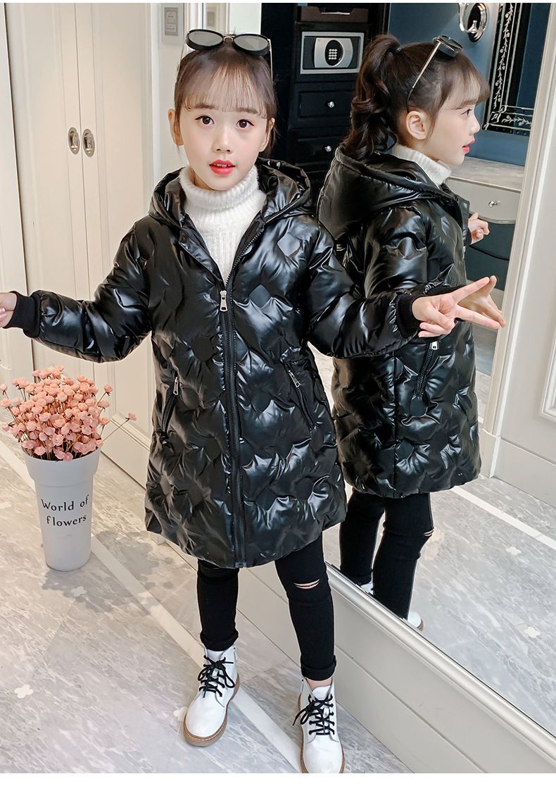 Abbigliamento per bambini Cappotto di cotone per ragazze 2024 nuovo cappotto invernale ispessito elegante piccolo in cotone per bambini cappotto di cotone in pelle brillante lavabile senza piumino_voghion.com