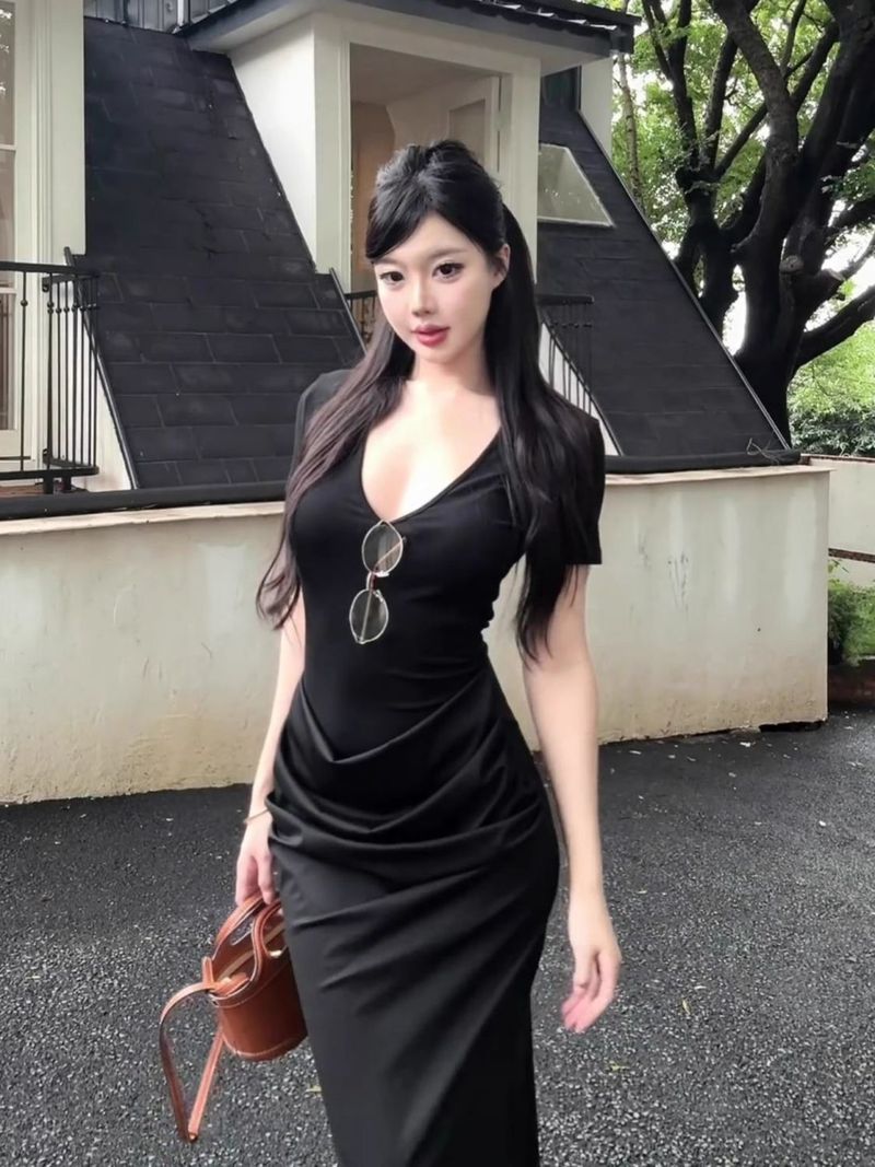 Schwarzer V-Ausschnitt, gerüschtes Design, kurze Ärmel, für Damen, Sommer, koreanischer Stil, lässig, elegant, schmale Passform, figurbetontes langes Kleid_voghion.com