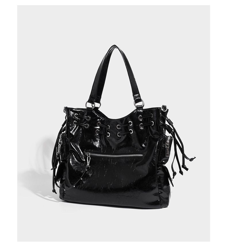 Korea Handtasche Lokomotive Öl gewachstes Leder große Kapazität Nieten Umhängetasche_voghion.com