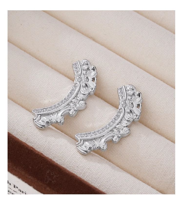 High-Value Cloud For Women, Simple And Elegant Niche Design, Light Luxury Ins Style High-End Earrings_voghion.com