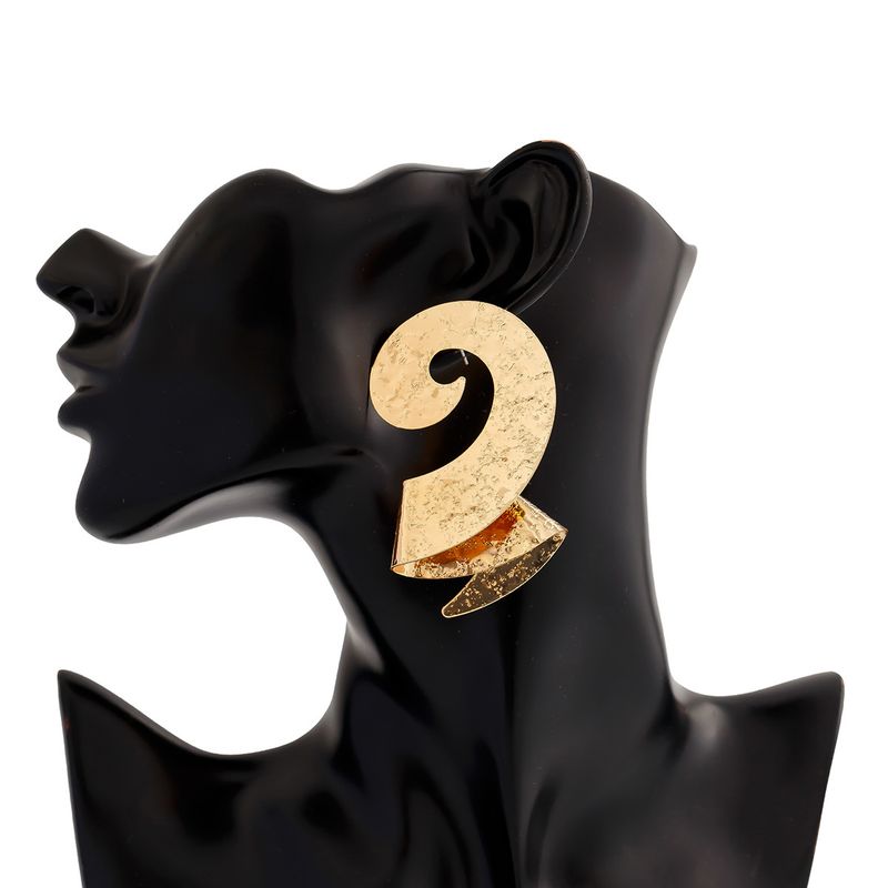 Personality metal geometric texture hollow earrings female irregular twisted glossy earrings earrings_voghion.com