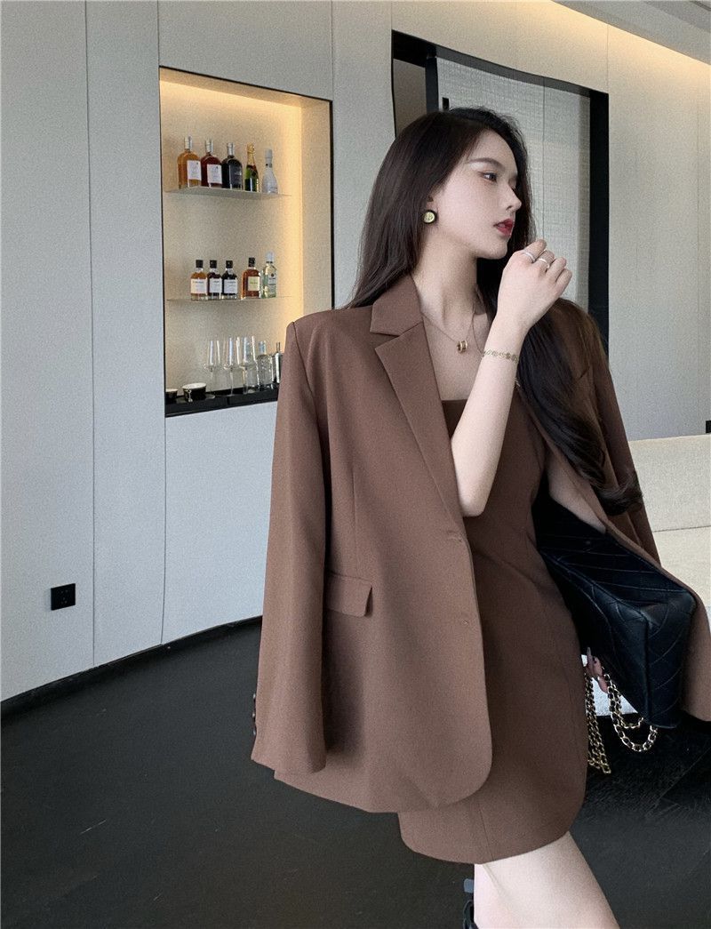 Zweiteiliges, lockeres Anzugjacken-Oberteil für Damen, Herbst-High-End-Taillen-Cinching-Schlankheits-Set für heiße Mädchen mit kurzem Camisole_voghion.com