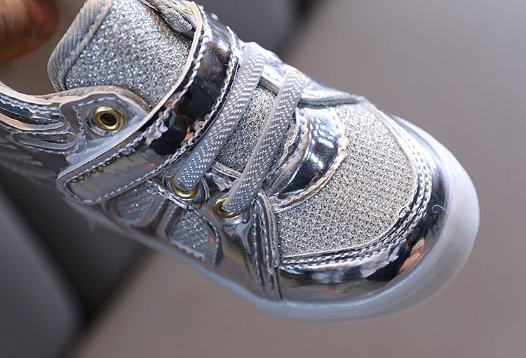 Chaussures de sport à ailes clignotantes LED pour enfants, chaussures de sport pour hommes et femmes, mode printemps-automne_voghion.com