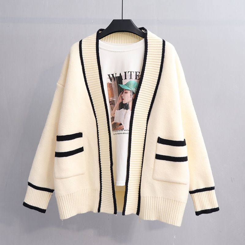 Cardigan oversize con scollo a V – Coatigan in maglia grossa (viola/nero/crema) | Capo essenziale per il look a strati ispirato alla Corea con finiture a contrasto_voghion.com