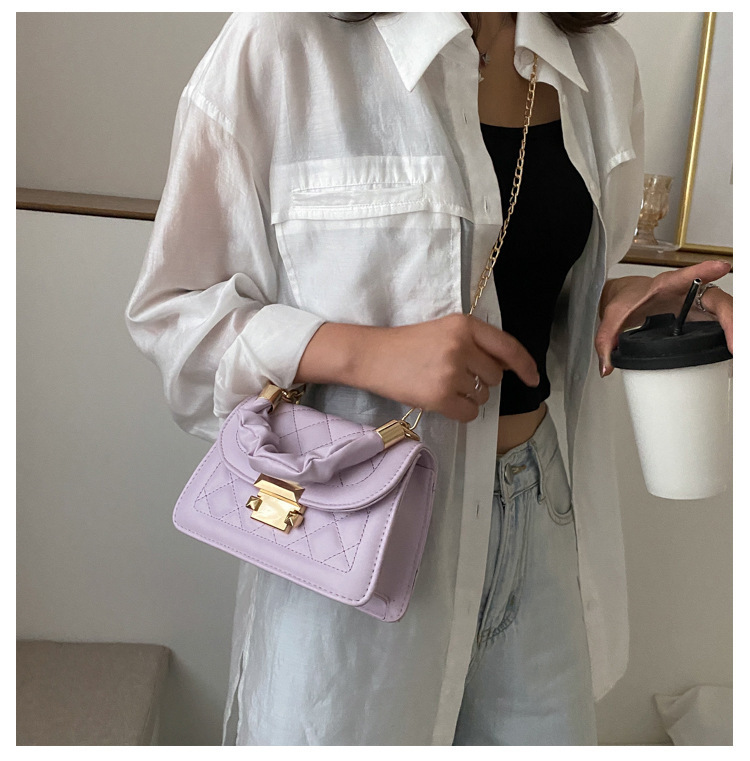 Borsa a tracolla con tracolla a catena quadrata piccola rossa INS Women's 2023 Classic Korean Fashion Network_voghion.com