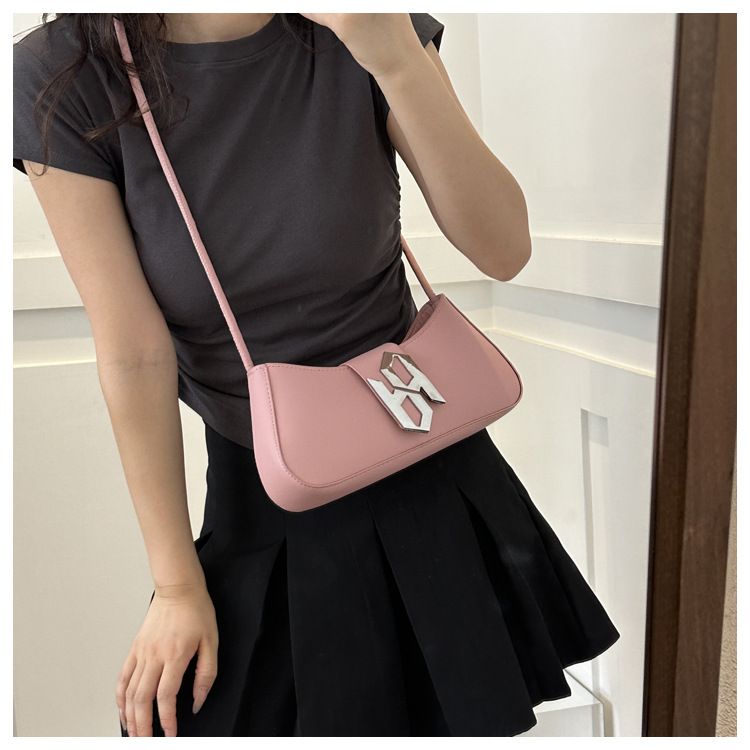 Simple fashion casual shoulder bag niche casual underarm bag 2023 Summer new Korean fashion small square bag_voghion.com