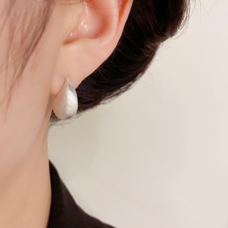 Korean Style Elegant Fashion Simple Niche Metal Brushed Small Water Drop Earrings For Women High-end Light Luxury_voghion.com
