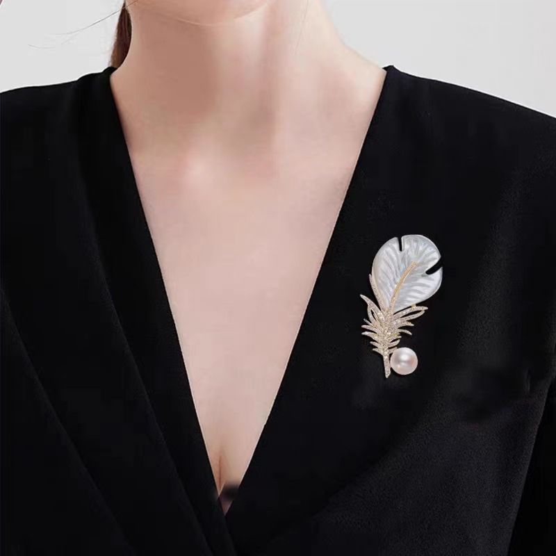 Spilla di alta qualità con piume di perle, da donna, di alta qualità, da blazer di alta qualità, accessori fissi per vestiti, regalo_voghion.com