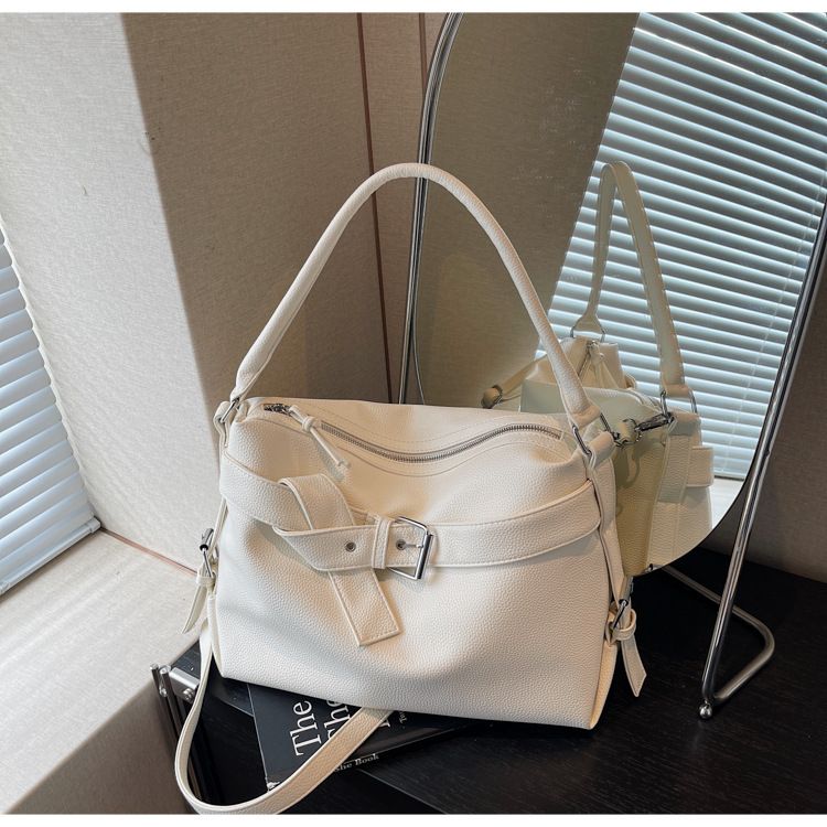 Sac fourre-tout tendance pour femme, grande capacité, en PU souple, avec fermeture éclair, pour un usage quotidien, disponible en noir, beige, marron et argent._voghion.com