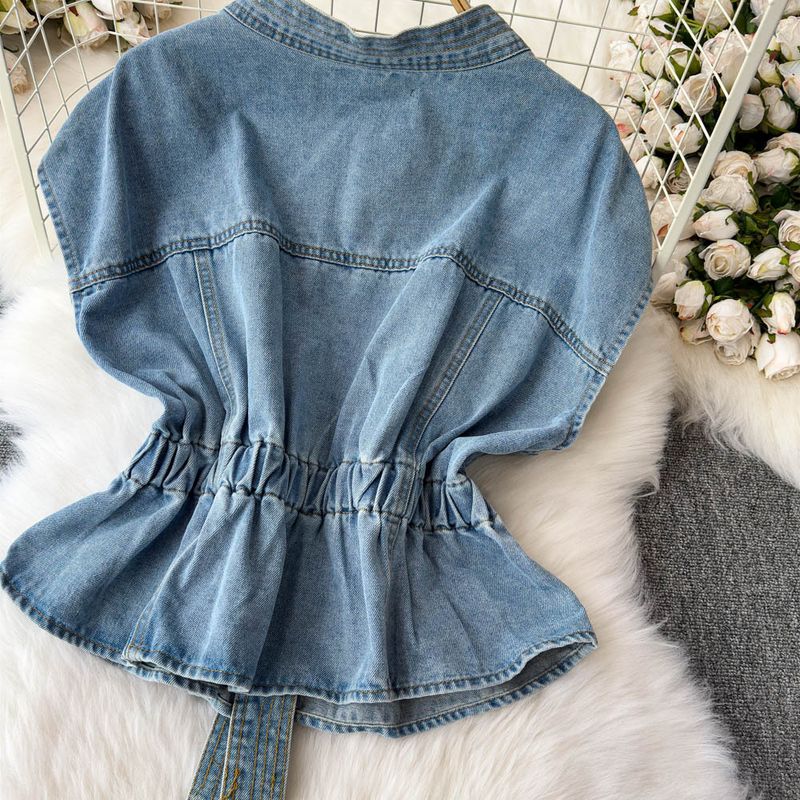 Gilet in denim da donna con cintura in vita e dettagli in strass – Gilet senza maniche azzurro chiaro a trapezio per un look a strati elegante (taglia unica)_voghion.com