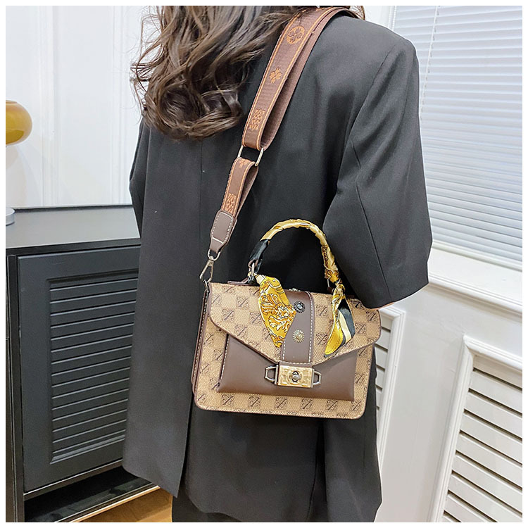 Women's New Fashionable and Trendy Handbag Casual and Versatile Scarves Single Shoulder Bag Retro Printed Handbag Crossbody Small Square Bag_voghion.com
