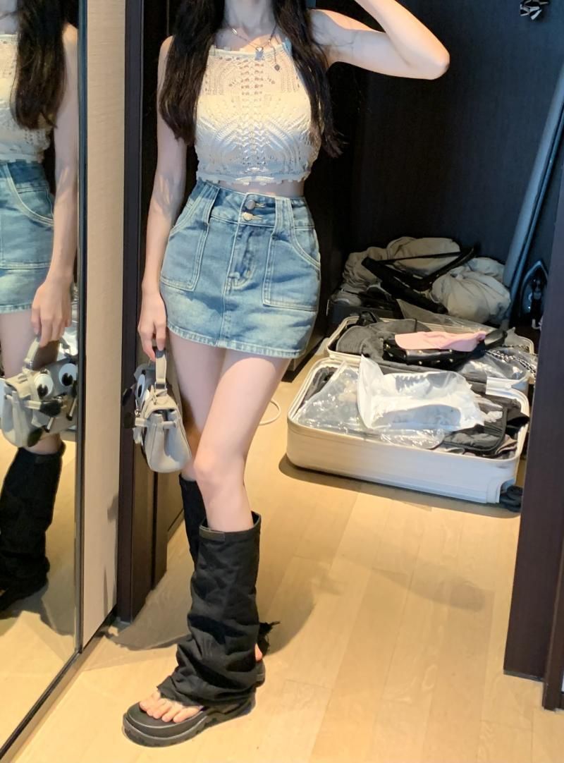 Short da donna in denim dal design antiriflesso in stile Instagram, a vita alta, glutei a trapezio con doppi bottoni di nicchia, mezza lunghezza_voghion.com