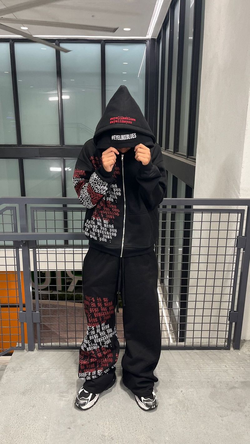 Trendiger Y2K Streetwear Hoodie mit geometrischem Print, Zip-Up Pullover Sweatshirt für Männer & Frauen, Oversized Retro Style, Unisex Fashion"_voghion.com