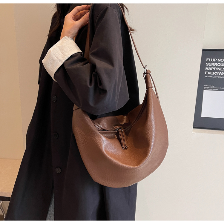 Minimalist high-capacity soft leather crossbody 2024 new Tote casual women's single shoulder dumpling bag banana boat_voghion.com