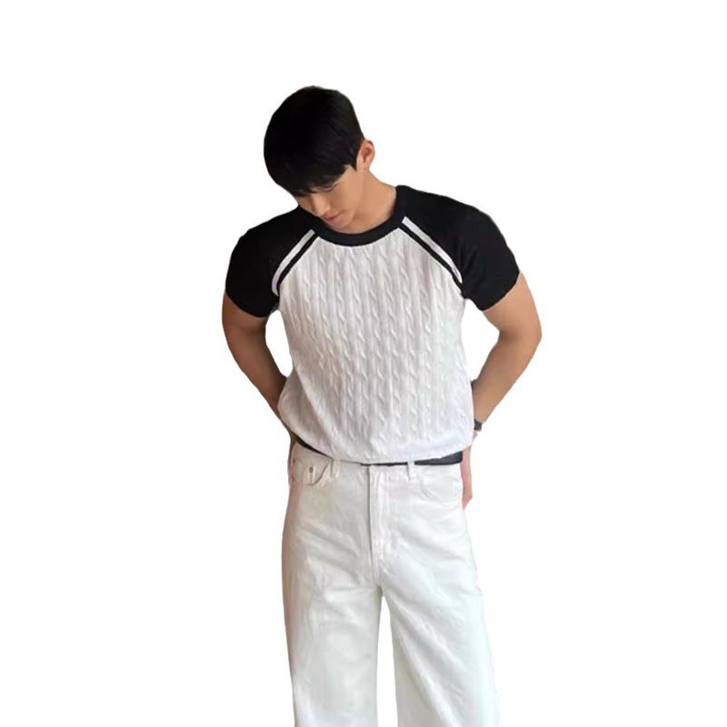 Maglia a maniche corte con collo rotondo color-block e vestibilità slim per uomo, nuova maglia estiva in stile coreano con design patchwork e trecce_voghion.com
