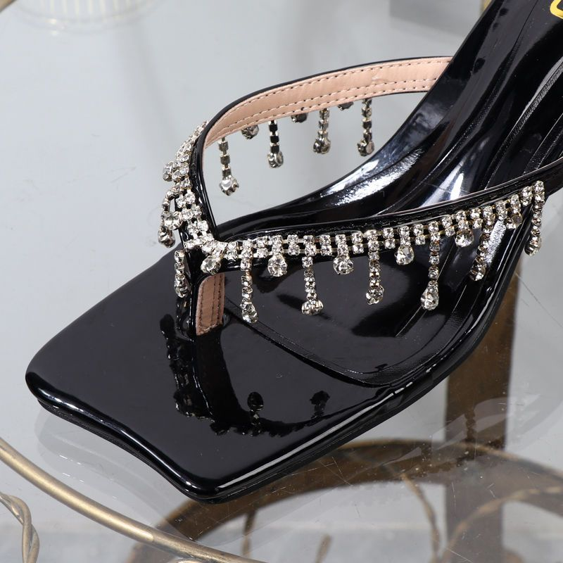 Tongs à chevrons à la mode 2024 avec clips, talons épais, chaînes en strass pour vêtements d'extérieur, pantoufles de mode,_voghion.com