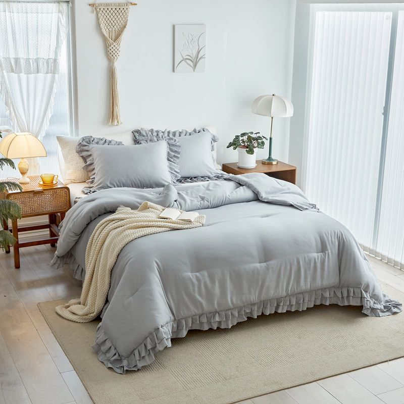 Light Gray Duvet Cover Set With Ruffled Edge - Polyester Quilted Bedding Set Includes Comforter & Pillowcases - Fluffy Cloud-Like Home Textiles_voghion.com